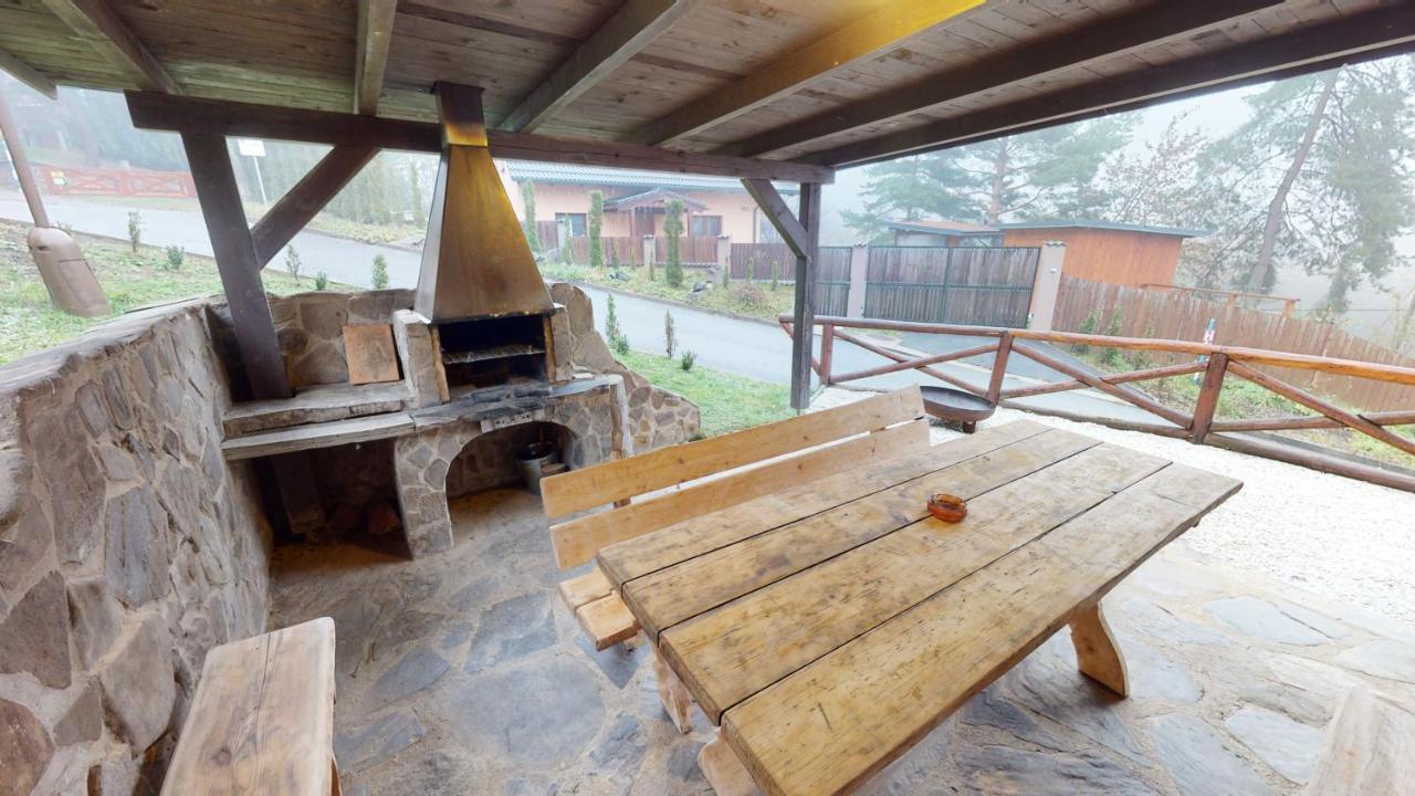 Ride Pub Drienica Apartment Luaran gambar