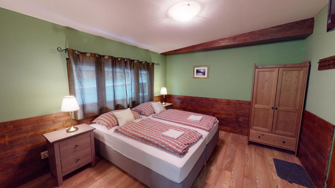 Ride Pub Drienica Apartment Luaran gambar
