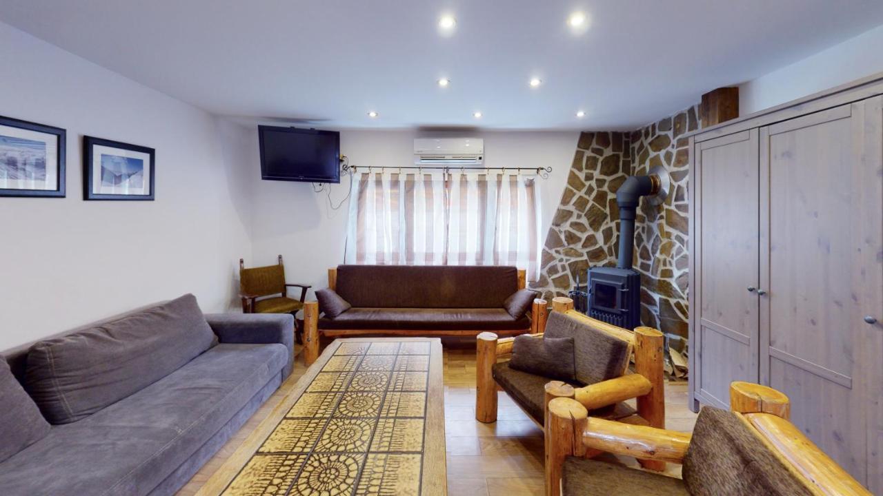 Ride Pub Drienica Apartment Luaran gambar
